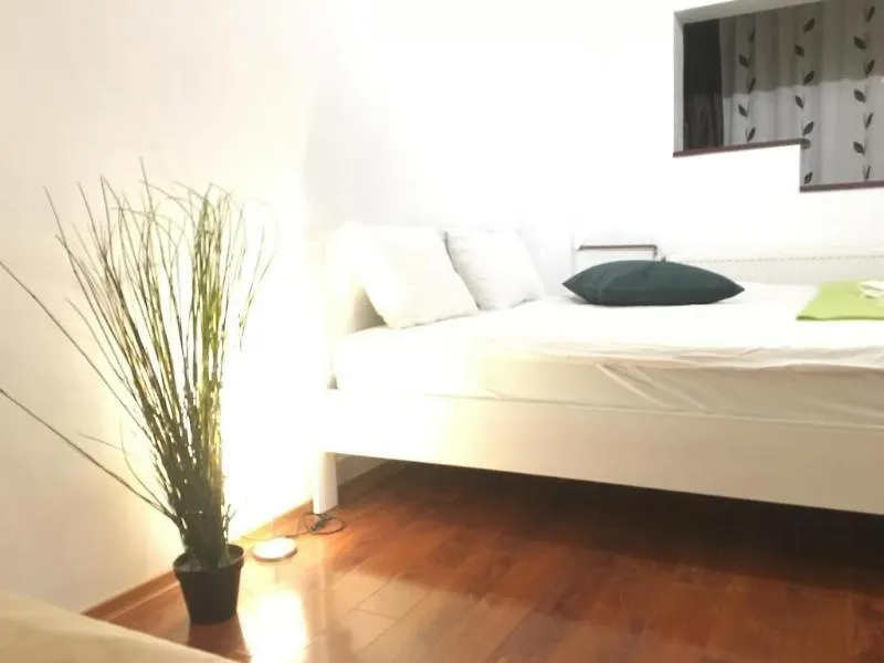 New Green Apartment Studio 1 بوخارست